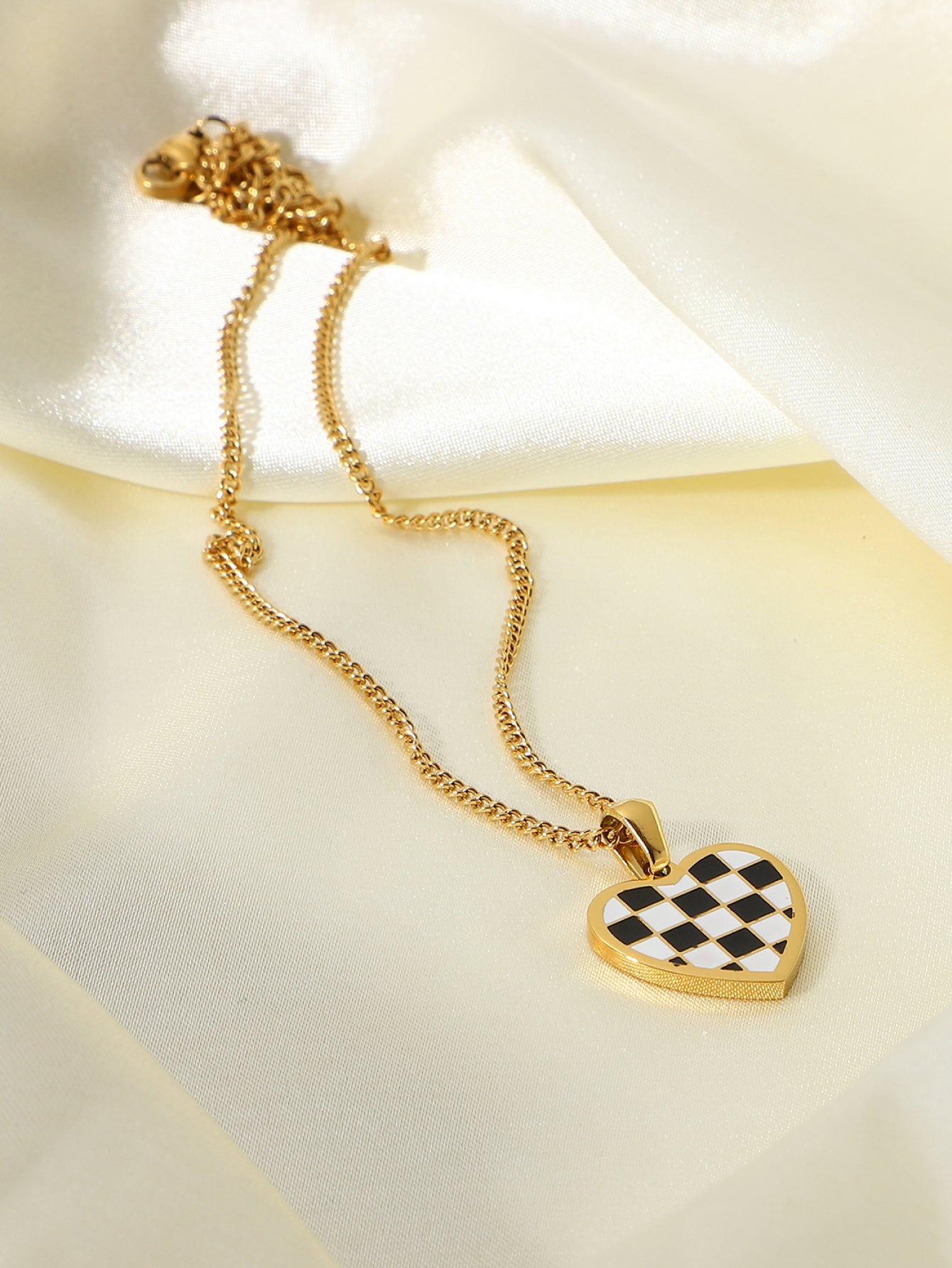 Checkerboard Heart Pendant Chain Necklace Checkerboard Heart Pendant Chain Necklace - M&R CORNER Trendsi