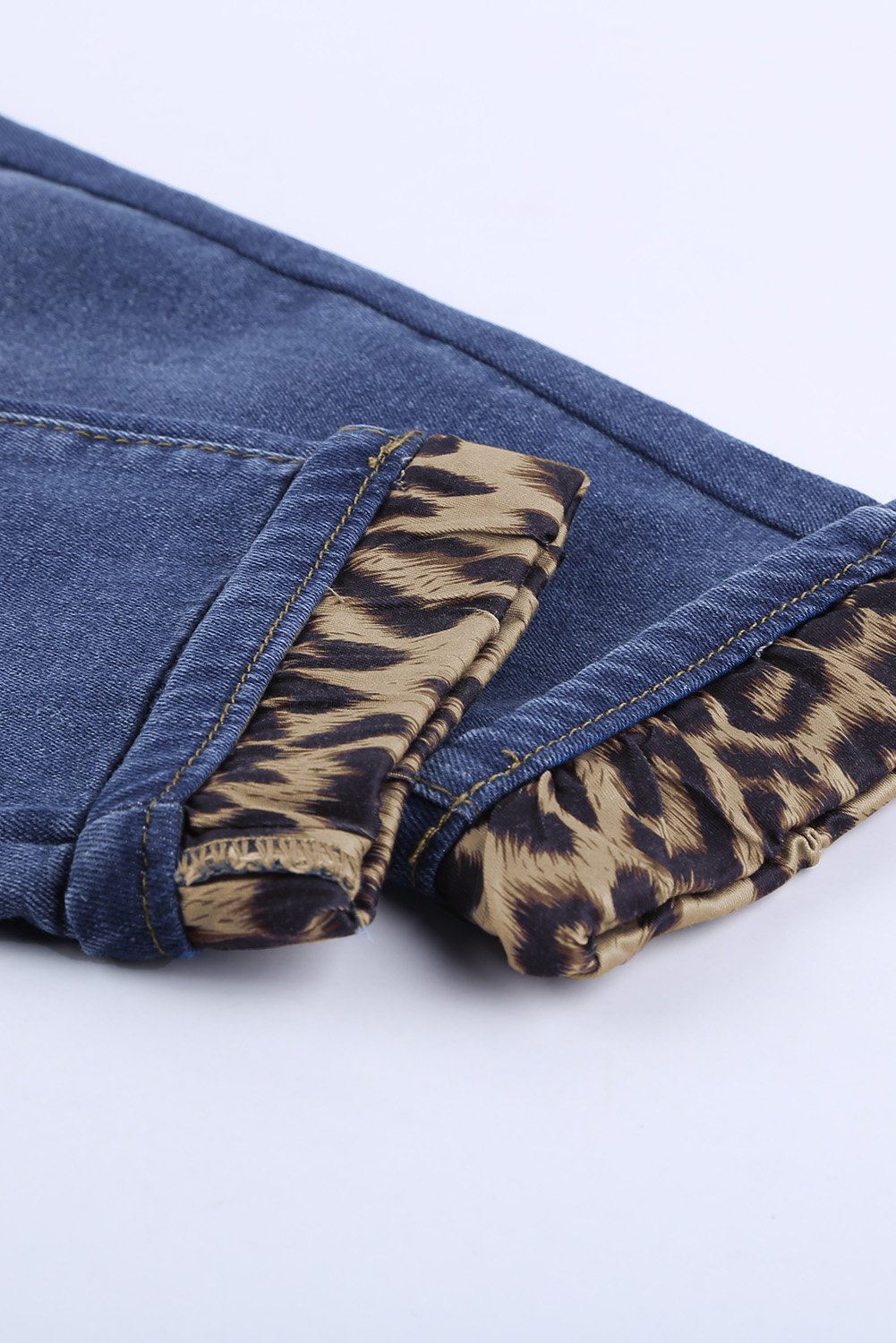 Leopard Patchwork Distressed Jeans Leopard Patchwork Distressed Jeans - M&R CORNERJeans Trendsi