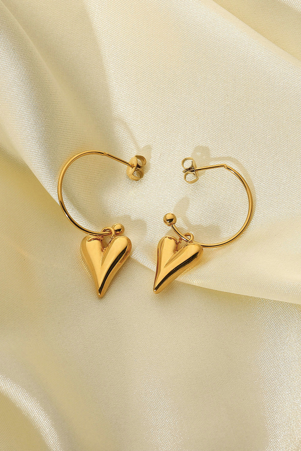 Heart Dangle Earrings Heart Dangle Earrings - M&R CORNER Trendsi