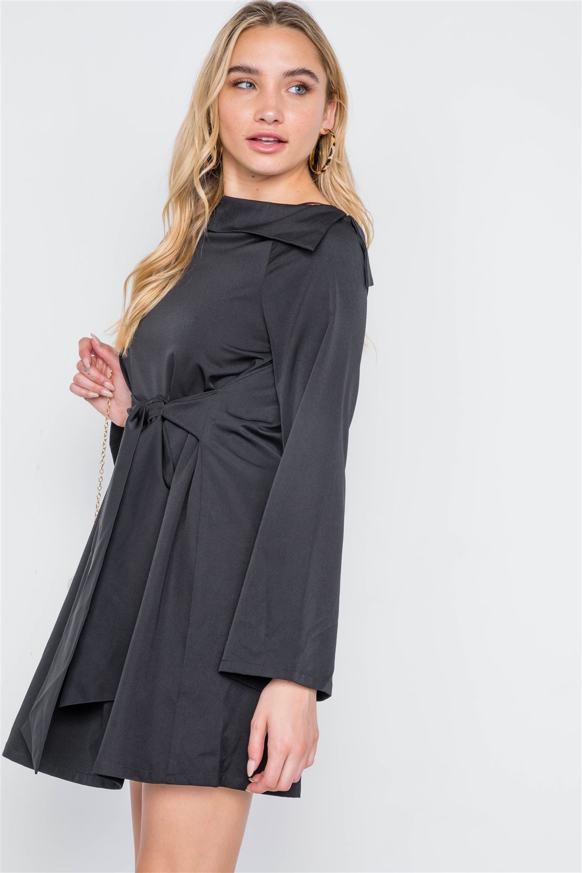 Straight Neck Solid Front-tie Dress Straight Neck Solid Front-tie Dress - M&R CORNER M&R CORNER Black / S