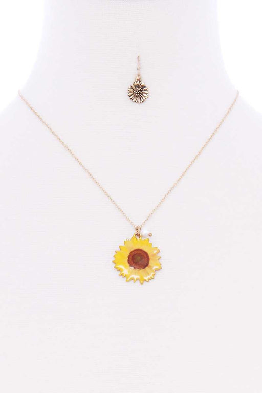 Sunflower Pendant Necklace Sunflower Pendant Necklace - M&R CORNER M&R CORNER