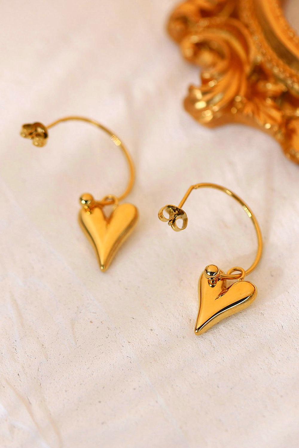 Heart Dangle Earrings Heart Dangle Earrings - M&R CORNER Trendsi